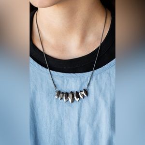 Paparazzi ♥ Leading Lady - Black ♥ Necklace with Matching Earrings 🥳 NWT ☀️